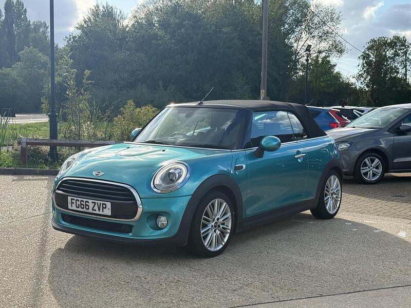 MINI Convertible 1.5 Cooper Convertible 2dr Petrol Auto Euro 6 (s/s) (136 ps) - U10003256