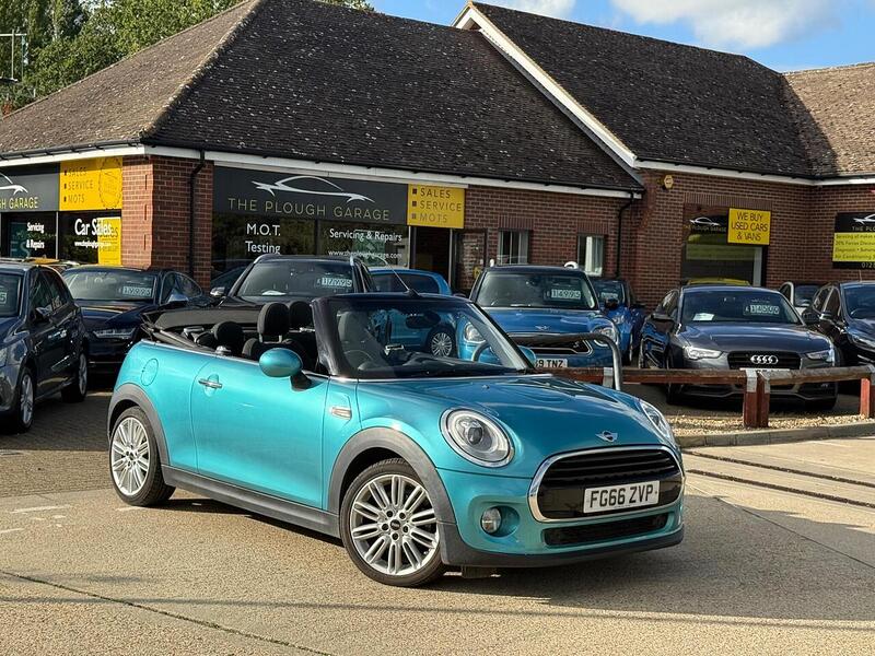 MINI Convertible 1.5 Cooper Convertible 2dr Petrol Auto Euro 6 (s/s) (136 ps) - U10003256