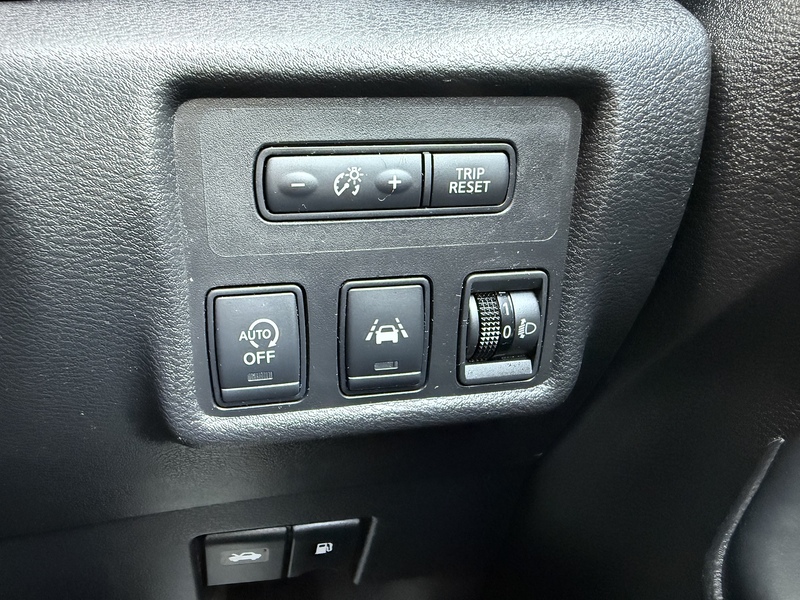 Nissan Micra 0.9 IG-T Tekna Hatchback 5dr Petrol Manual Euro 6 (s/s) (90 ps) - U10003262