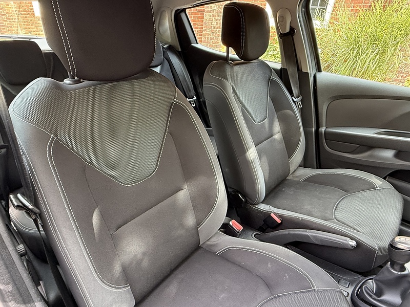 Renault Clio 0.9 TCe Dynamique Nav Hatchback 5dr Petrol Manual Euro 6 (s/s) (90 ps) - U10003264