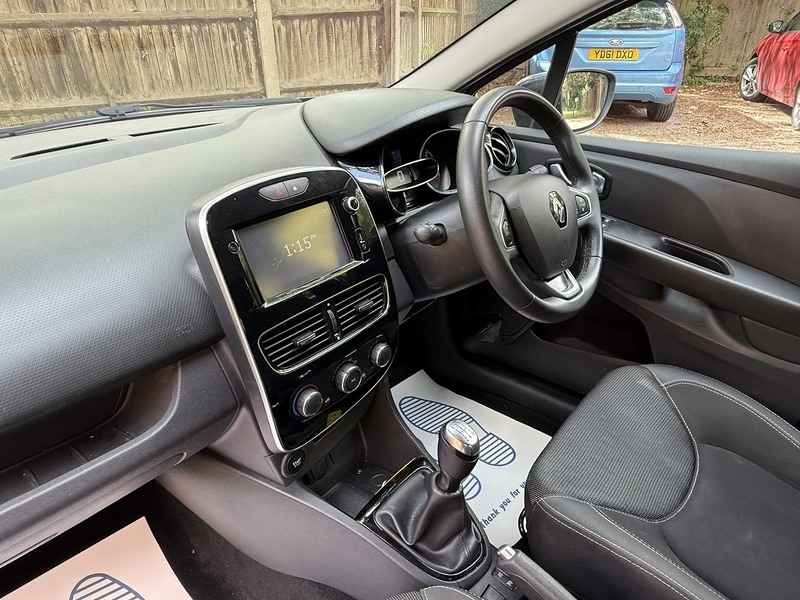 Renault Clio 0.9 TCe Dynamique Nav Hatchback 5dr Petrol Manual Euro 6 (s/s) (90 ps) - U10003264