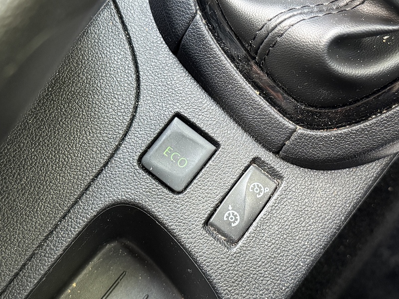 Renault Clio 0.9 TCe Dynamique Nav Hatchback 5dr Petrol Manual Euro 6 (s/s) (90 ps) - U10003264