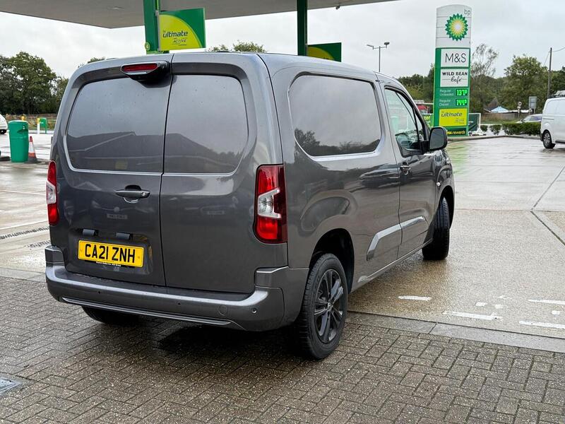Citroen Berlingo 1.5 BlueHDi 1000 Driver M Panel Van 5dr Diesel EAT8 SWB Euro 6 (s/s) (130 ps) - U10003266