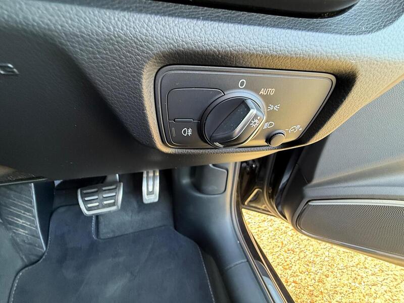 Audi S3 2.0 TFSI Hatchback 3dr Petrol S Tronic quattro Euro 6 (s/s) (Nav) (300 ps) - U10003269