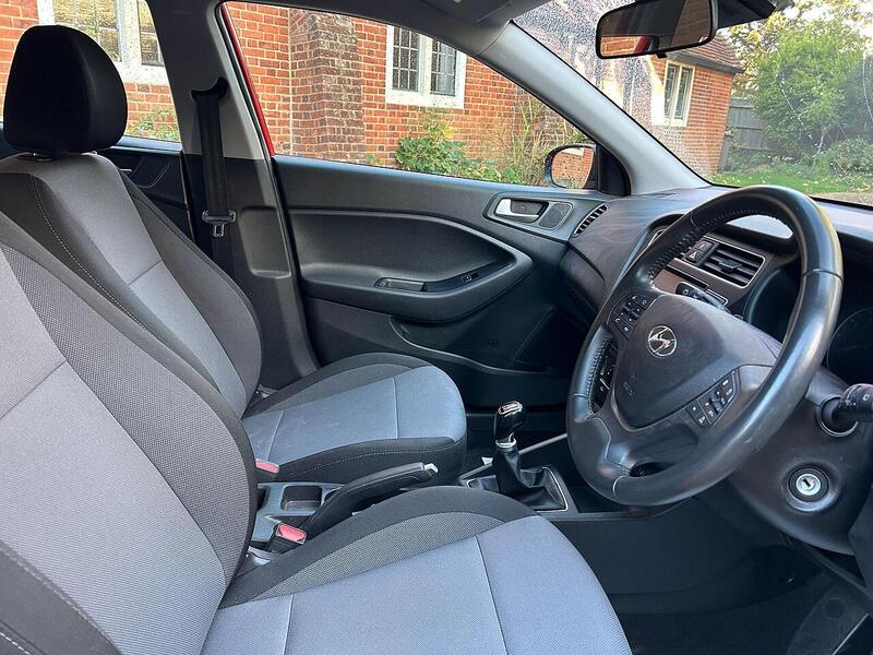 Hyundai i20 1.2 SE Launch Edition Hatchback 5dr Petrol Manual Euro 6 (s/s) (84 ps) - U10003271