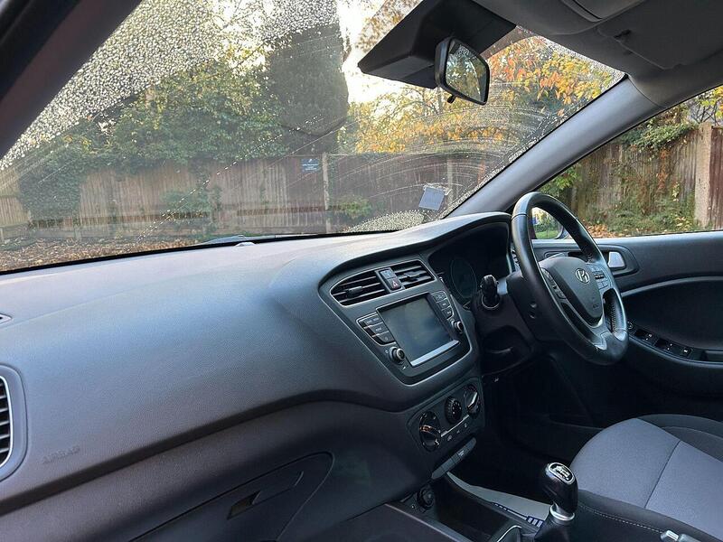 Hyundai i20 1.2 SE Launch Edition Hatchback 5dr Petrol Manual Euro 6 (s/s) (84 ps) - U10003271