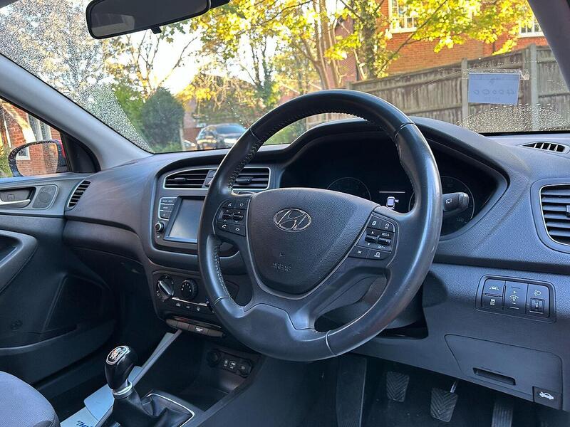 Hyundai i20 1.2 SE Launch Edition Hatchback 5dr Petrol Manual Euro 6 (s/s) (84 ps) - U10003271