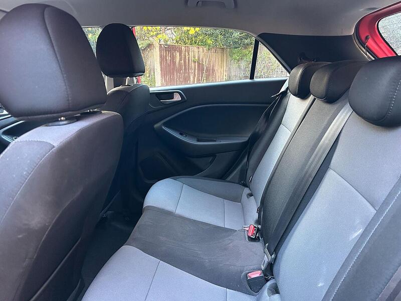 Hyundai i20 1.2 SE Launch Edition Hatchback 5dr Petrol Manual Euro 6 (s/s) (84 ps) - U10003271