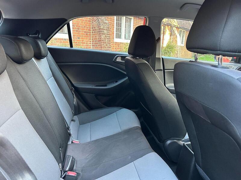 Hyundai i20 1.2 SE Launch Edition Hatchback 5dr Petrol Manual Euro 6 (s/s) (84 ps) - U10003271
