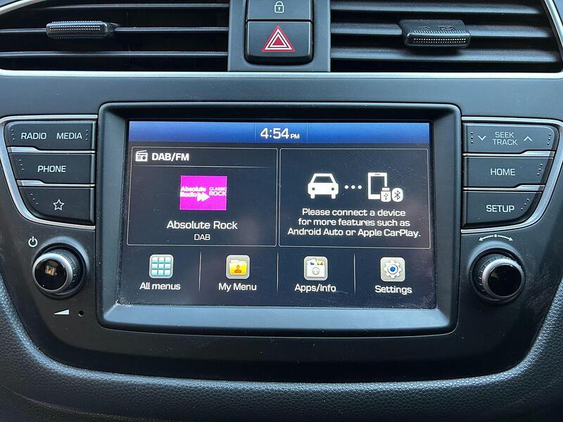 Hyundai i20 1.2 SE Launch Edition Hatchback 5dr Petrol Manual Euro 6 (s/s) (84 ps) - U10003271