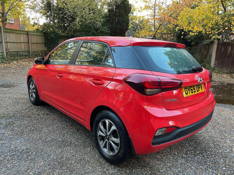 Hyundai i20 1.2 SE Launch Edition Hatchback 5dr Petrol Manual Euro 6 (s/s) (84 ps) - U10003271