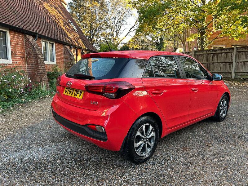 Hyundai i20 1.2 SE Launch Edition Hatchback 5dr Petrol Manual Euro 6 (s/s) (84 ps) - U10003271