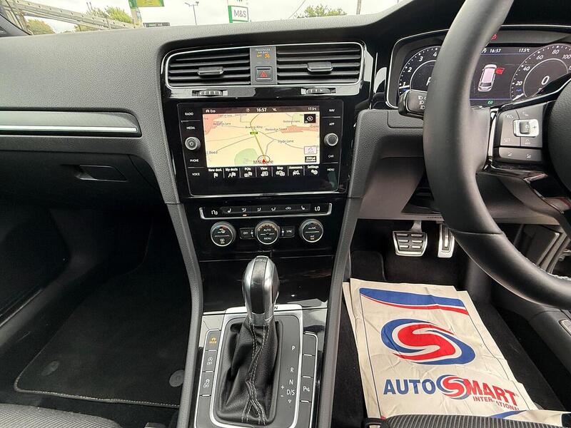 Volkswagen Golf 2.0 TSI R Estate 5dr Petrol DSG 4Motion Euro 6 (s/s) (310 ps) - U10003275