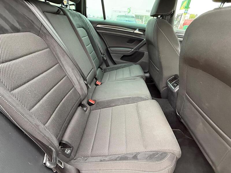 Volkswagen Golf 2.0 TSI R Estate 5dr Petrol DSG 4Motion Euro 6 (s/s) (310 ps) - U10003275