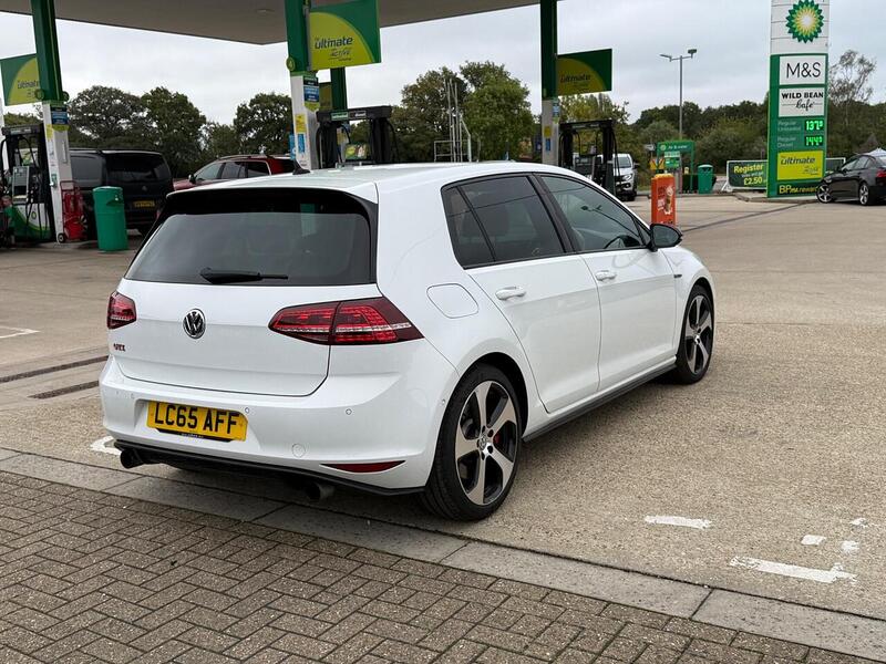 Volkswagen Golf 2.0 TSI BlueMotion Tech GTI Hatchback 5dr Petrol DSG Euro 6 (s/s) (220 ps) - U10003277