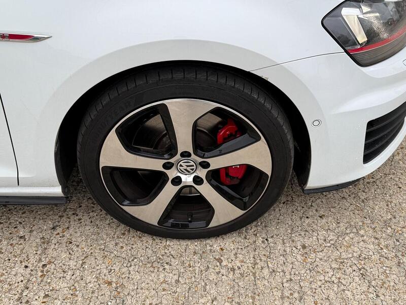 Volkswagen Golf 2.0 TSI BlueMotion Tech GTI Hatchback 5dr Petrol DSG Euro 6 (s/s) (220 ps) - U10003277