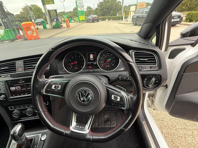 Volkswagen Golf 2.0 TSI BlueMotion Tech GTI Hatchback 5dr Petrol DSG Euro 6 (s/s) (220 ps) - U10003277