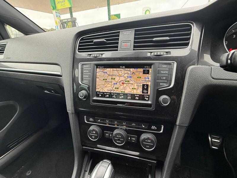Volkswagen Golf 2.0 TSI BlueMotion Tech GTI Hatchback 5dr Petrol DSG Euro 6 (s/s) (220 ps) - U10003277