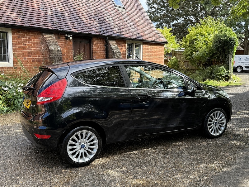 Ford Fiesta 1.4 Titanium Hatchback 3dr Petrol Automatic (149 g/km, 94 bhp) - U10003279