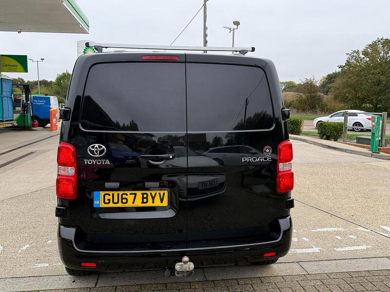 Toyota ProAce 1.6D Comfort Medium Panel Van 6dr Diesel Manual MWB Euro 6 (s/s) (115 ps) - U10003297