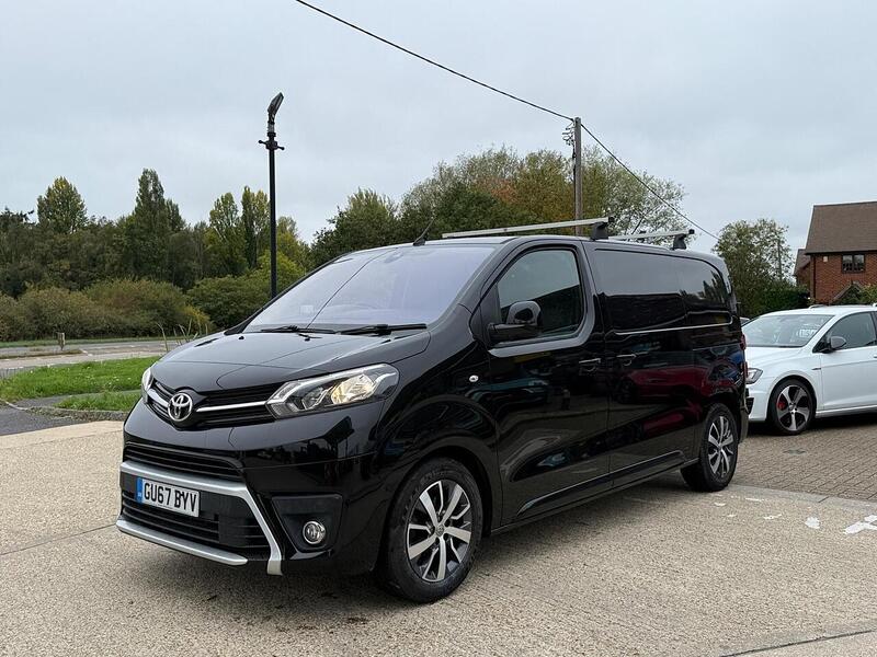 Toyota ProAce 1.6D Comfort Medium Panel Van 6dr Diesel Manual MWB Euro 6 (s/s) (115 ps) - U10003297