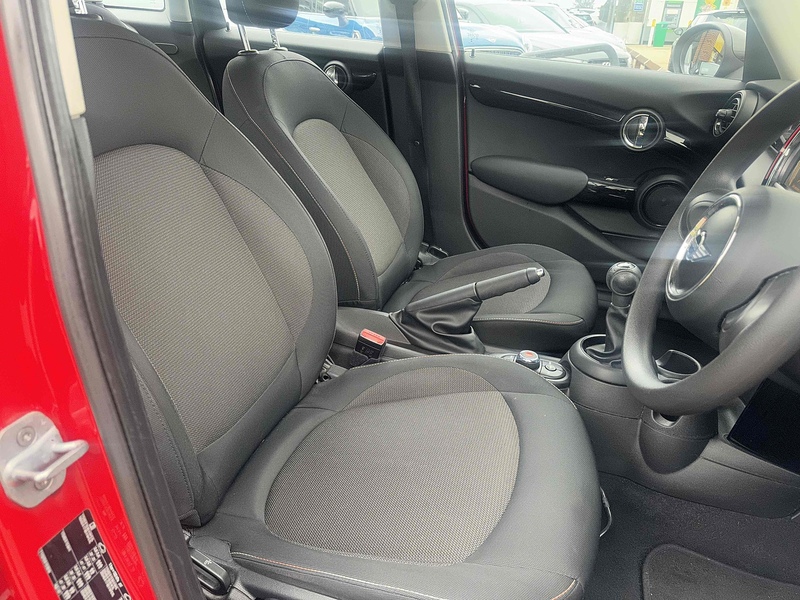 MINI Hatch 1.5 Cooper Hatchback 5dr Petrol Manual Euro 6 (s/s) (136 ps) - U10003306