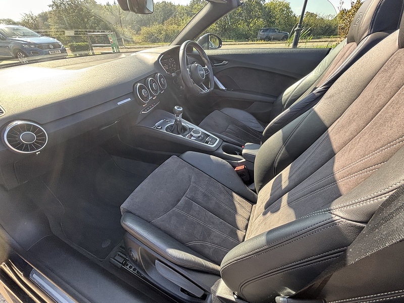 Audi TT 1.8 TFSI S line Roadster 2dr Petrol Manual Euro 6 (s/s) (180 ps) - U10003310