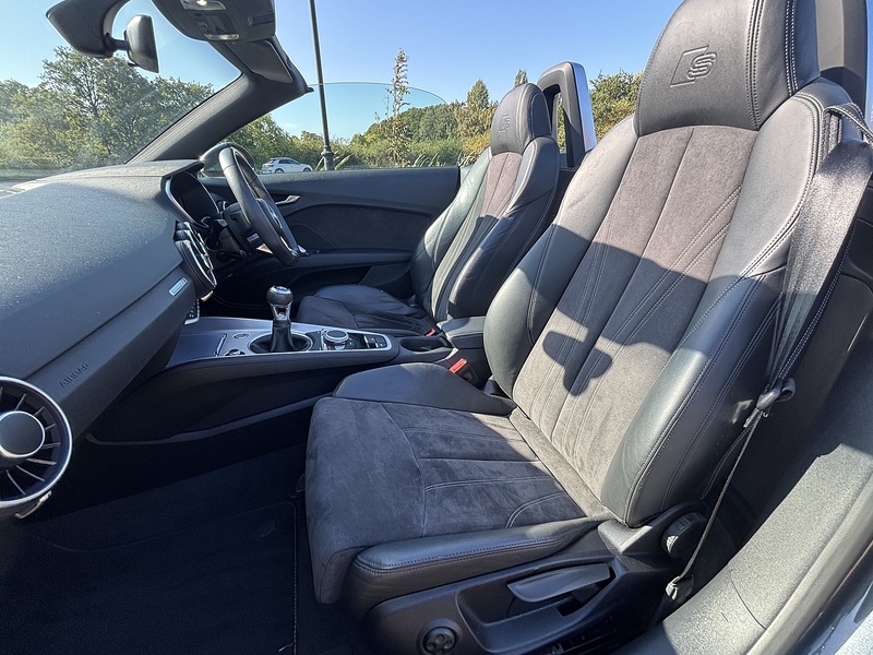 Audi TT 1.8 TFSI S line Roadster 2dr Petrol Manual Euro 6 (s/s) (180 ps) - U10003310