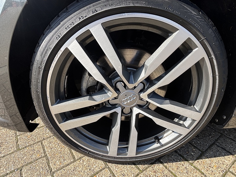 Audi TT 1.8 TFSI S line Roadster 2dr Petrol Manual Euro 6 (s/s) (180 ps) - U10003310