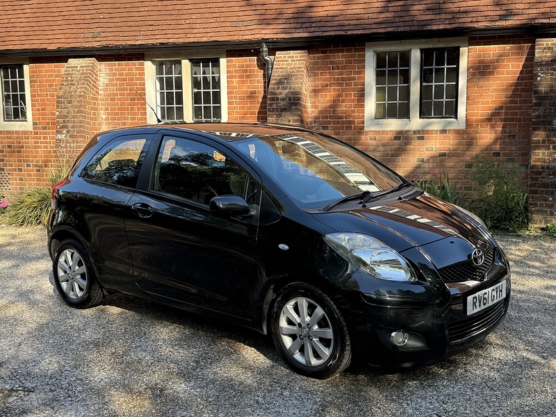 Toyota Yaris 1.33 Dual VVT-i T Spirit Hatchback 3dr Petrol Manual Euro 5 (s/s) (101 ps) - U10003323