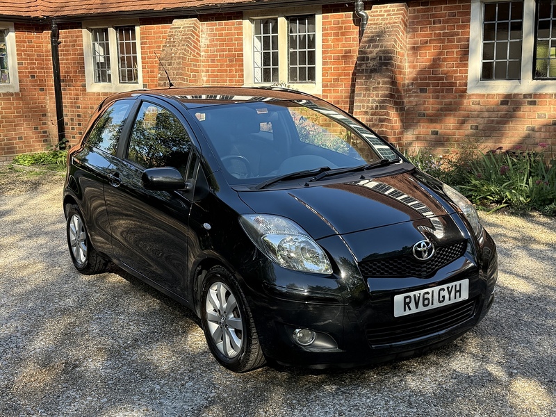 Toyota Yaris 1.33 Dual VVT-i T Spirit Hatchback 3dr Petrol Manual Euro 5 (s/s) (101 ps) - U10003323