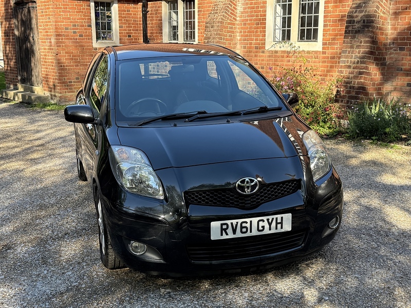 Toyota Yaris 1.33 Dual VVT-i T Spirit Hatchback 3dr Petrol Manual Euro 5 (s/s) (101 ps) - U10003323