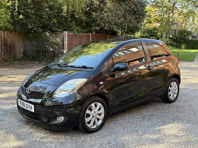 Toyota Yaris 1.33 Dual VVT-i T Spirit Hatchback 3dr Petrol Manual Euro 5 (s/s) (101 ps) - U10003323