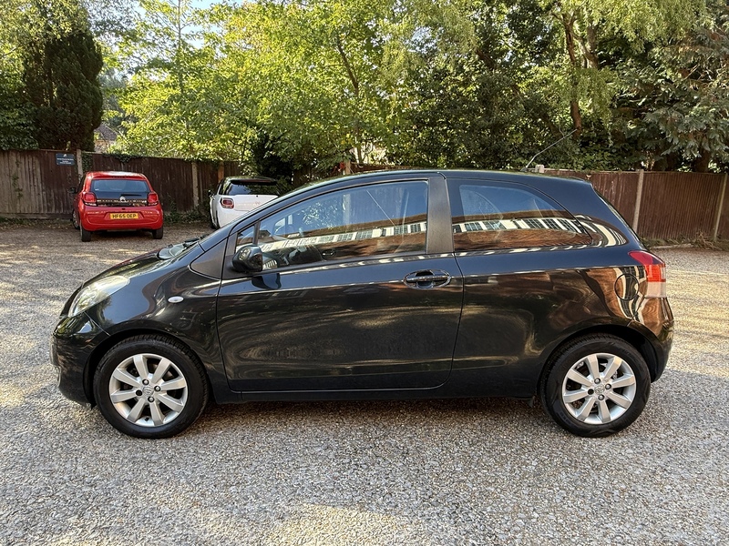 Toyota Yaris 1.33 Dual VVT-i T Spirit Hatchback 3dr Petrol Manual Euro 5 (s/s) (101 ps) - U10003323