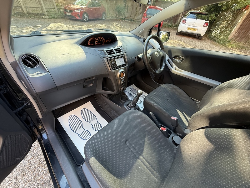 Toyota Yaris 1.33 Dual VVT-i T Spirit Hatchback 3dr Petrol Manual Euro 5 (s/s) (101 ps) - U10003323