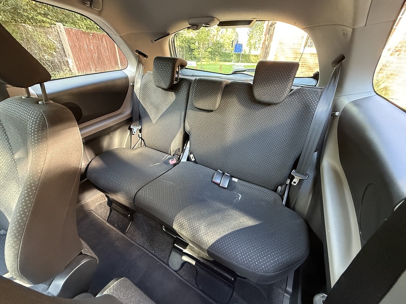 Toyota Yaris 1.33 Dual VVT-i T Spirit Hatchback 3dr Petrol Manual Euro 5 (s/s) (101 ps) - U10003323