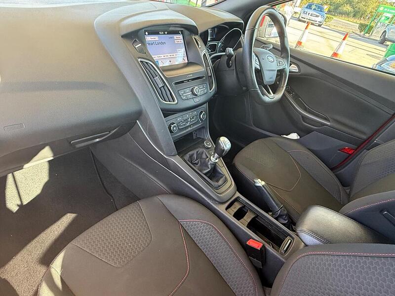 Ford Focus 1.0T EcoBoost ST-Line Estate 5dr Petrol Manual Euro 6 (s/s) (125 ps) - U10003332
