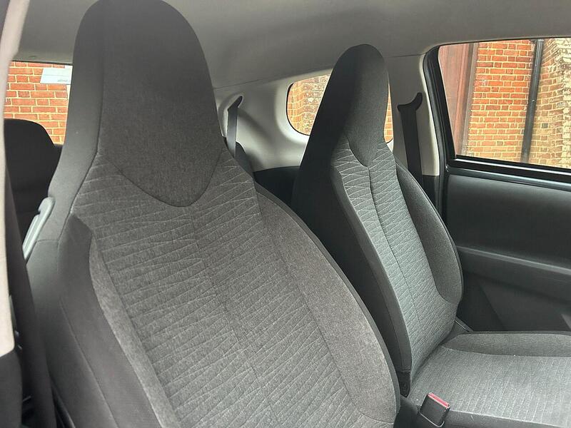 Citroen C1 1.2 PureTech Furio Hatchback 3dr Petrol Manual Euro 6 (82 ps) - U10003342