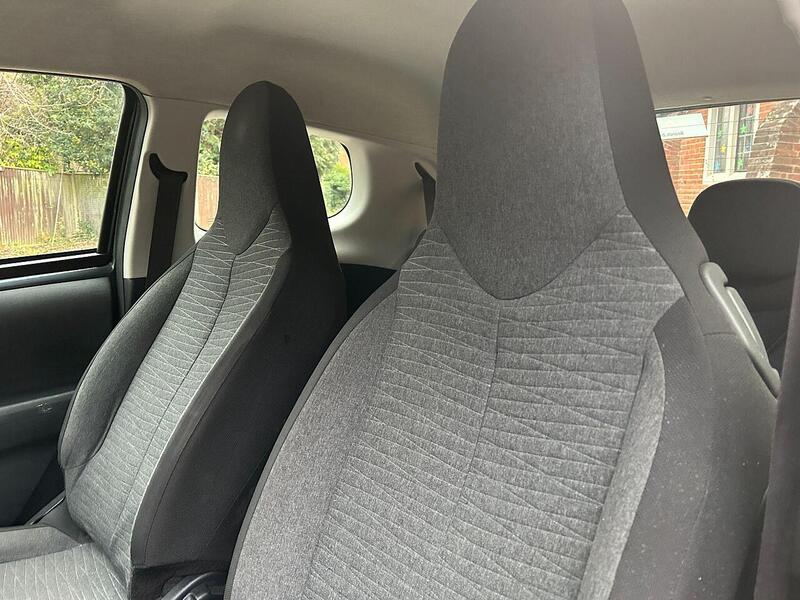 Citroen C1 1.2 PureTech Furio Hatchback 3dr Petrol Manual Euro 6 (82 ps) - U10003342