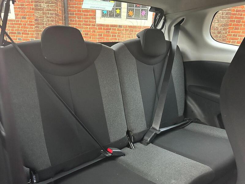 Citroen C1 1.2 PureTech Furio Hatchback 3dr Petrol Manual Euro 6 (82 ps) - U10003342