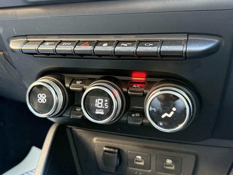 Dacia Duster 1.0 TCe Prestige SUV 5dr Petrol Manual Euro 6 (s/s) (90 ps) - U10003343