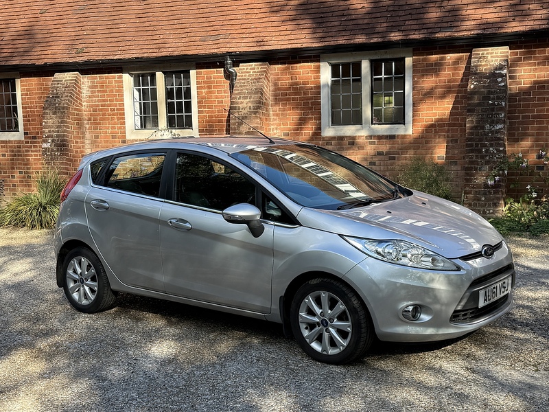 Ford Fiesta 1.25 Zetec Hatchback 5dr Petrol Manual (129 g/km, 81 bhp) - U10003348