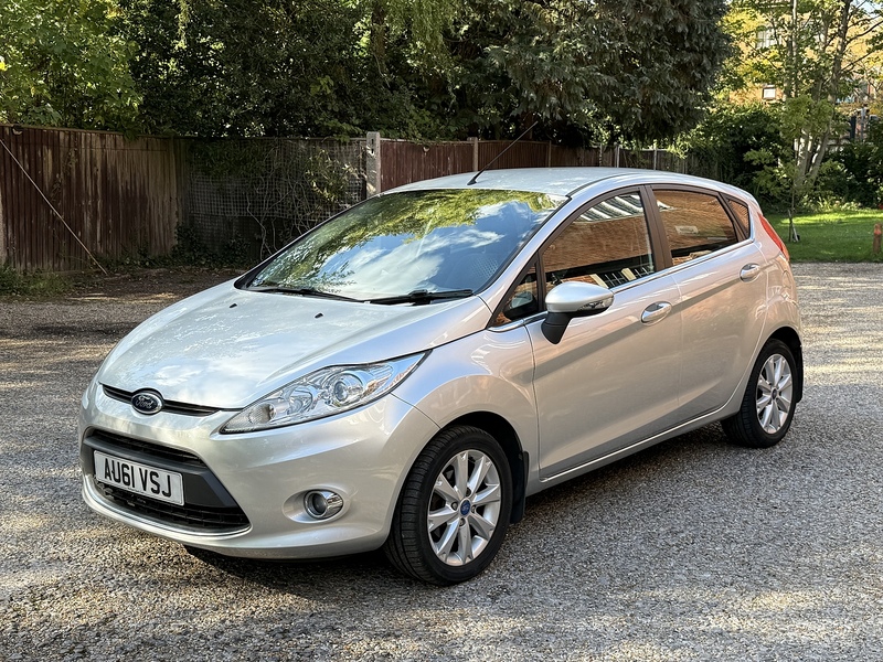 Ford Fiesta 1.25 Zetec Hatchback 5dr Petrol Manual (129 g/km, 81 bhp) - U10003348