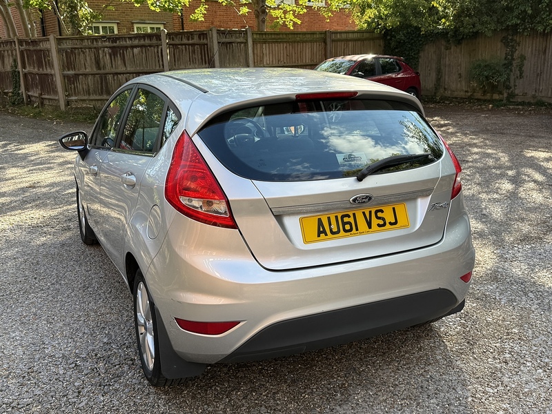 Ford Fiesta 1.25 Zetec Hatchback 5dr Petrol Manual (129 g/km, 81 bhp) - U10003348