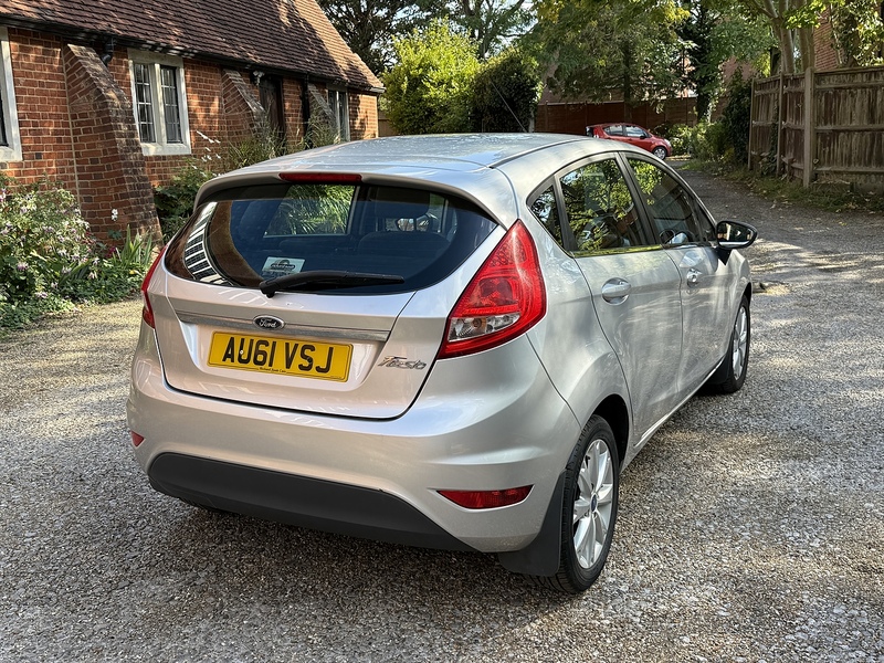 Ford Fiesta 1.25 Zetec Hatchback 5dr Petrol Manual (129 g/km, 81 bhp) - U10003348