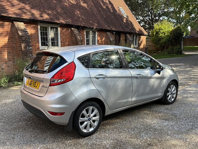 Ford Fiesta 1.25 Zetec Hatchback 5dr Petrol Manual (129 g/km, 81 bhp) - U10003348