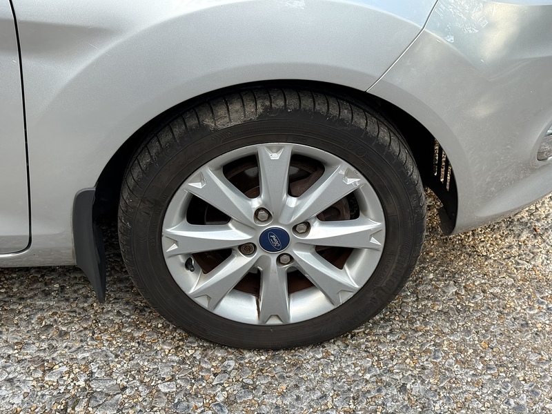 Ford Fiesta 1.25 Zetec Hatchback 5dr Petrol Manual (129 g/km, 81 bhp) - U10003348
