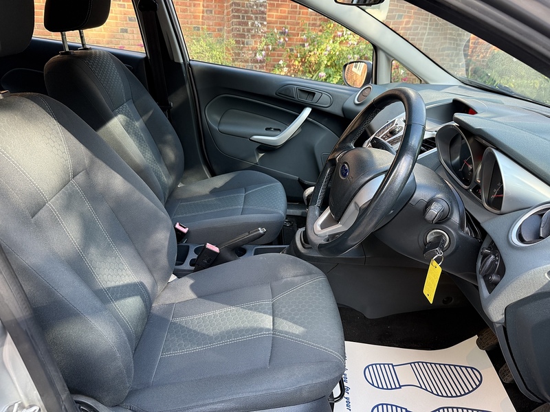 Ford Fiesta 1.25 Zetec Hatchback 5dr Petrol Manual (129 g/km, 81 bhp) - U10003348