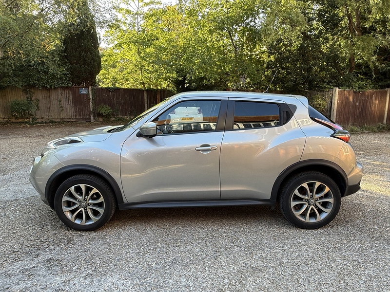 Nissan Juke 1.2 DIG-T Tekna SUV 5dr Petrol Manual Euro 5 (s/s) Euro 5 (115 ps) - U10003349