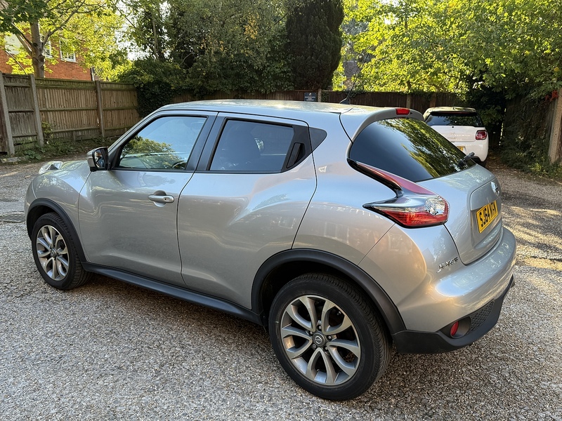 Nissan Juke 1.2 DIG-T Tekna SUV 5dr Petrol Manual Euro 5 (s/s) Euro 5 (115 ps) - U10003349